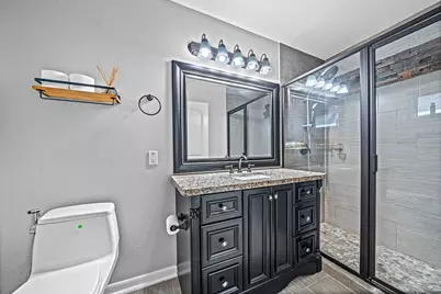5606 Warm Springs Road, Houston, TX 77035 - Photo 19