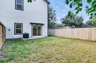7358 Guadalcanal Rd, Houston, TX 77033 - Photo 35