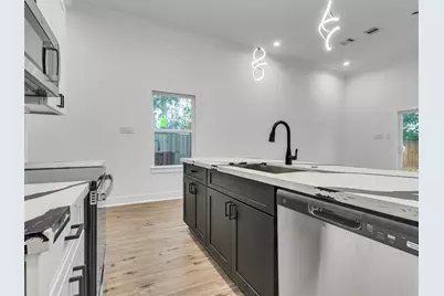 7358 Guadalcanal Road #A, Houston, TX 77033 - Photo 13