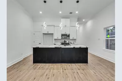 7358 Guadalcanal Road #A, Houston, TX 77033 - Photo 9