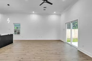 7358 Guadalcanal Rd, Houston, TX 77033 - Photo 17