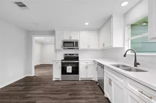 6525 Sealey St, Houston, TX 77091 - Photo 11