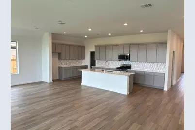 1302 W Shepard Drive, Dayton, TX 77535 - Photo 3