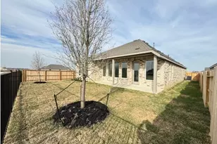 1302 W Shepard Dr, Dayton, TX 77535 - Photo 7