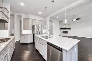 6243 Garden Lakes Ln, Sugar Land, TX 77479 - Photo 11
