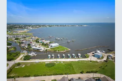 2360 Avenue L, San Leon, TX 77539 - Photo 9