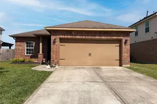 1038 Cash St, Alvin, TX 77511 - Photo 1