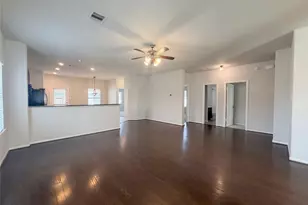 1038 Cash St, Alvin, TX 77511 - Photo 3