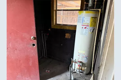 7952 Cinderella Street, Houston, TX 77028 - Photo 9