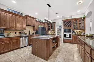6319 Nowlin Dr, Baytown, TX 77521 - Photo 17
