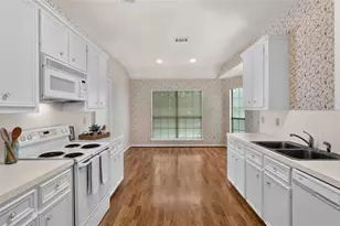 2011 Wickersham Dr, Huntsville, TX 77340 - Photo 7