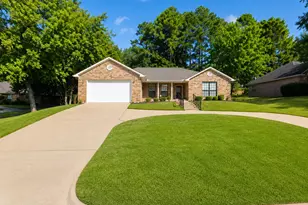 2011 Wickersham Dr, Huntsville, TX 77340 - Photo 1