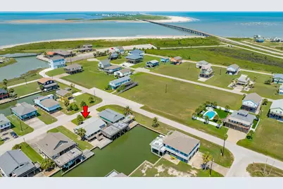 207 Galleon, Freeport, TX 77541 - Photo 13