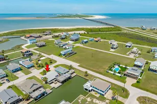 207 Galleon, Freeport, TX 77541 - Photo 13