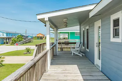 207 Galleon, Freeport, TX 77541 - Photo 17