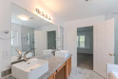 34 E Trillium Circle, The Woodlands, TX 77381 - Photo 23