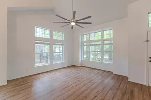 34 E Trillium Cir, The Woodlands, TX 77381 - Photo 7