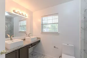 34 E Trillium Cir, The Woodlands, TX 77381 - Photo 25