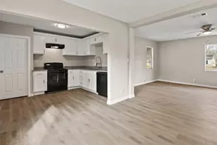 406 San Jacinto St, La Porte, TX 77571 - Photo 3