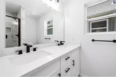 2018 Hampton A Street #A, Houston, TX 77088 - Photo 15