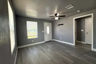 405 N Erskine St, Angleton, TX 77515 - Photo 3