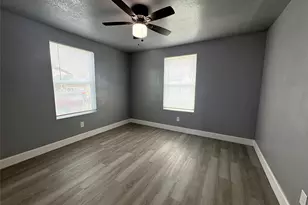405 N Erskine St, Angleton, TX 77515 - Photo 11