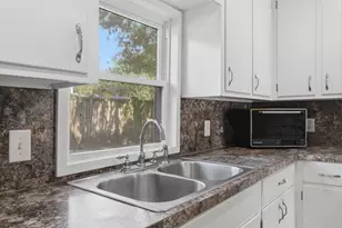 140 9th Ave, Nederland, TX 77627 - Photo 9