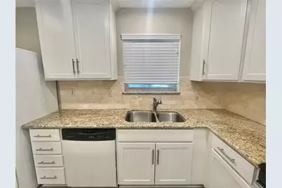 13 Maywind Court, The Woodlands, TX 77381 - Photo 5