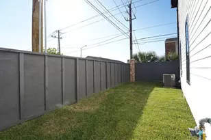 9213 Washington Hts St, Houston, TX 77063 - Photo 27