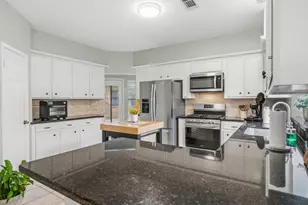 35 N Pathfinders Cir, The Woodlands, TX 77381 - Photo 19