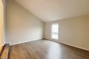 8717 Victorian Village Dr, Houston, TX 77071 - Photo 3