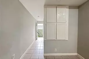 8717 Victorian Village Dr, Houston, TX 77071 - Photo 5