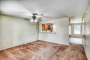 914 Eagles Glide Dr, Houston, TX 77090 - Photo 5