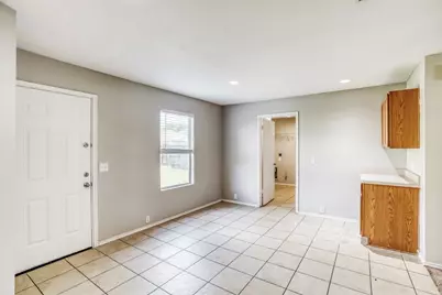 914 Eagles Glide Drive, Houston, TX 77090 - Photo 9