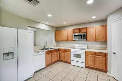 914 Eagles Glide Drive, Houston, TX 77090 - Photo 7