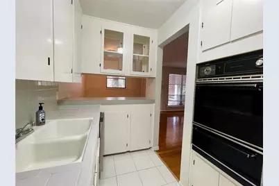 3420 Mount Vernon Street #11, Houston, TX 77006 - Photo 5