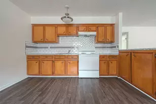 8430 Round Rock Dr, Houston, TX 77049 - Photo 17