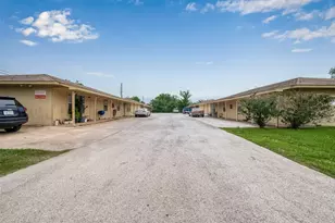 8430 Round Rock Dr, Houston, TX 77049 - Photo 7