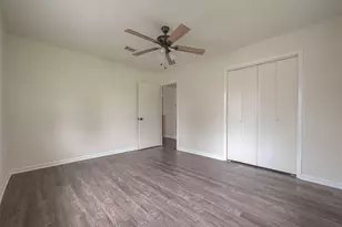 8430 Round Rock Dr, Houston, TX 77049 - Photo 25