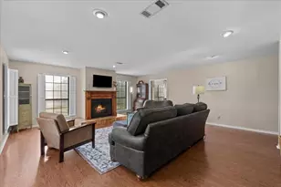 518 Seagrove St, La Porte, TX 77571 - Photo 7