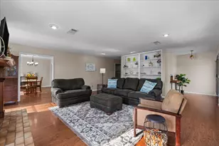 518 Seagrove St, La Porte, TX 77571 - Photo 9