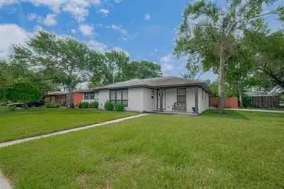8057 Ridgeview Drive, Houston, TX 77055 - Photo 3