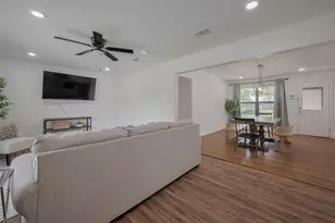 8057 Ridgeview Dr, Houston, TX 77055 - Photo 7