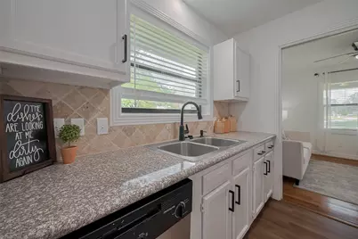 8057 Ridgeview Drive, Houston, TX 77055 - Photo 19