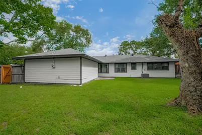 8057 Ridgeview Drive, Houston, TX 77055 - Photo 39