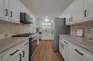 8057 Ridgeview Dr, Houston, TX 77055 - Photo 15