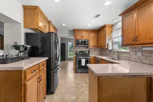 3603 Fleming Dr, Baytown, TX 77521 - Photo 15