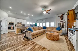 9107 Brett Ct, Mont Belvieu, TX 77523 - Photo 15