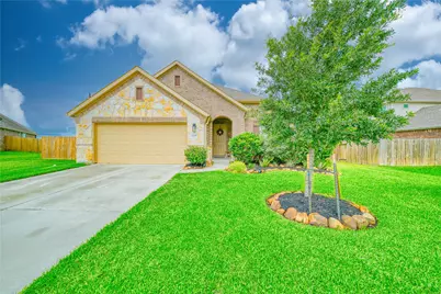 9107 Brett Court, Mont Belvieu, TX 77523 - Photo 3