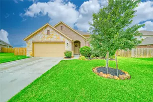 9107 Brett Ct, Mont Belvieu, TX 77523 - Photo 3